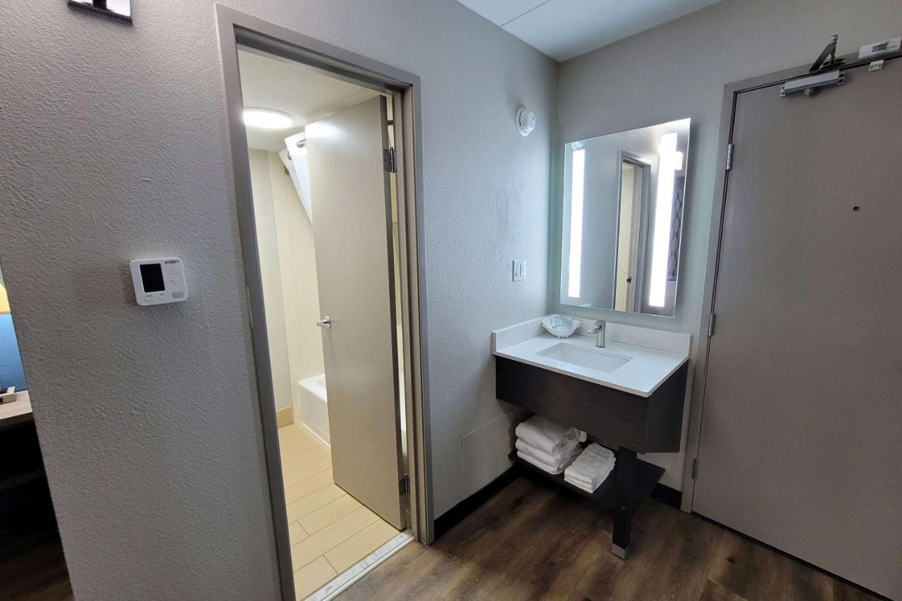 Wingate By Wyndham Wichita Airport Otel Dış mekan fotoğraf