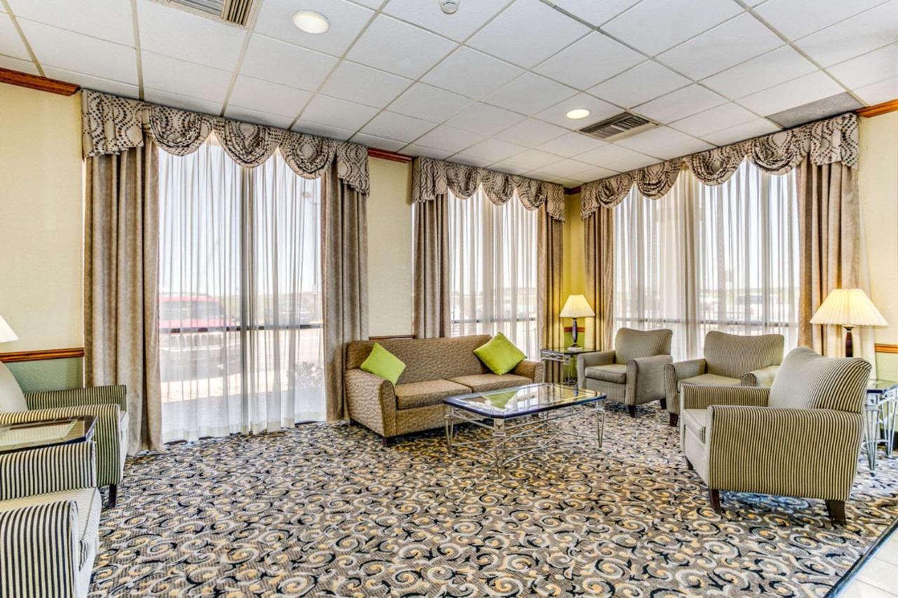 Wingate By Wyndham Wichita Airport Otel Dış mekan fotoğraf
